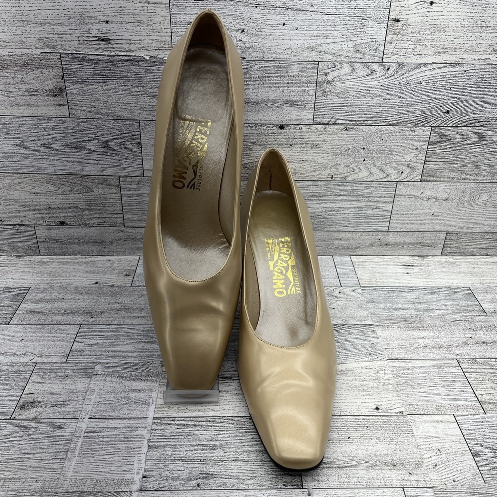 Salvatore Ferragamo Gold Pointed Toe Pumps Heels Shoes Women Size 9.5 4A